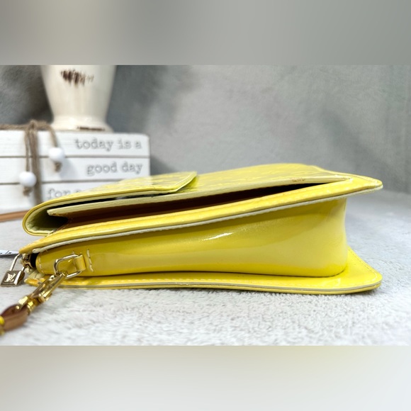 Louis Vuitton Mott Bag - Picture 8 of 16